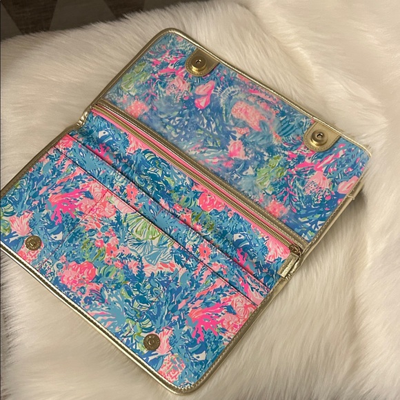 Lilly Pulitzer Blue and Pink Cosmetic Bag - Picture 3 of 4